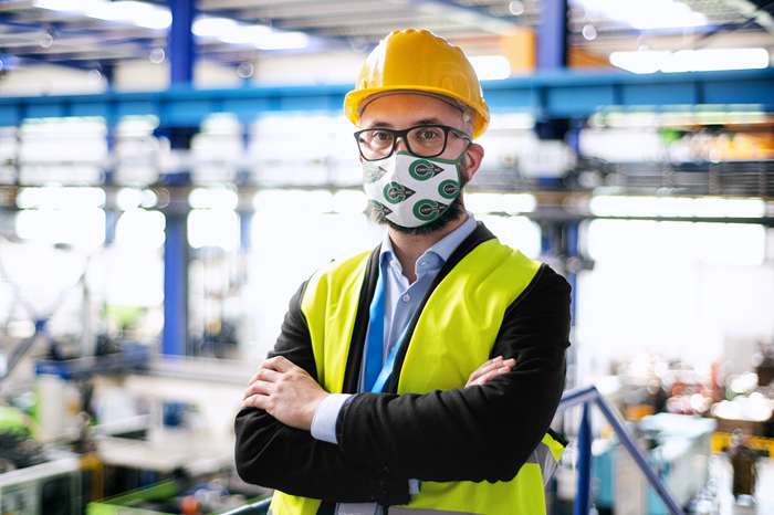 mockup-of-a-factory-worker-wearing-a-face-mask-39660-r-el2.png Centro COVID Essential Business